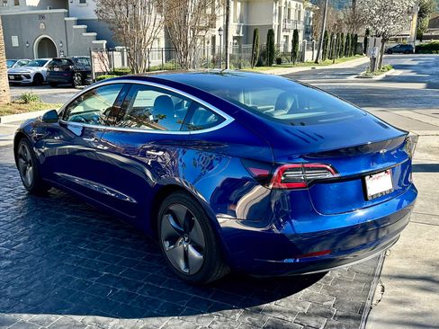 Used 2019 Tesla Model 3 Standard Range Plus image 2