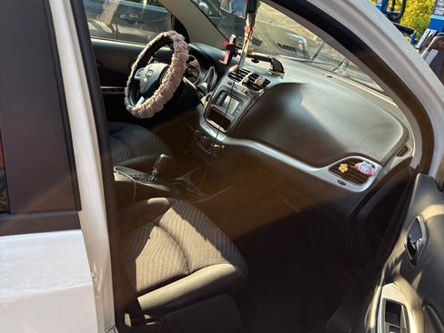 Used 2016 Dodge Journey SE w/ Flexible Seating Group FWD image 10