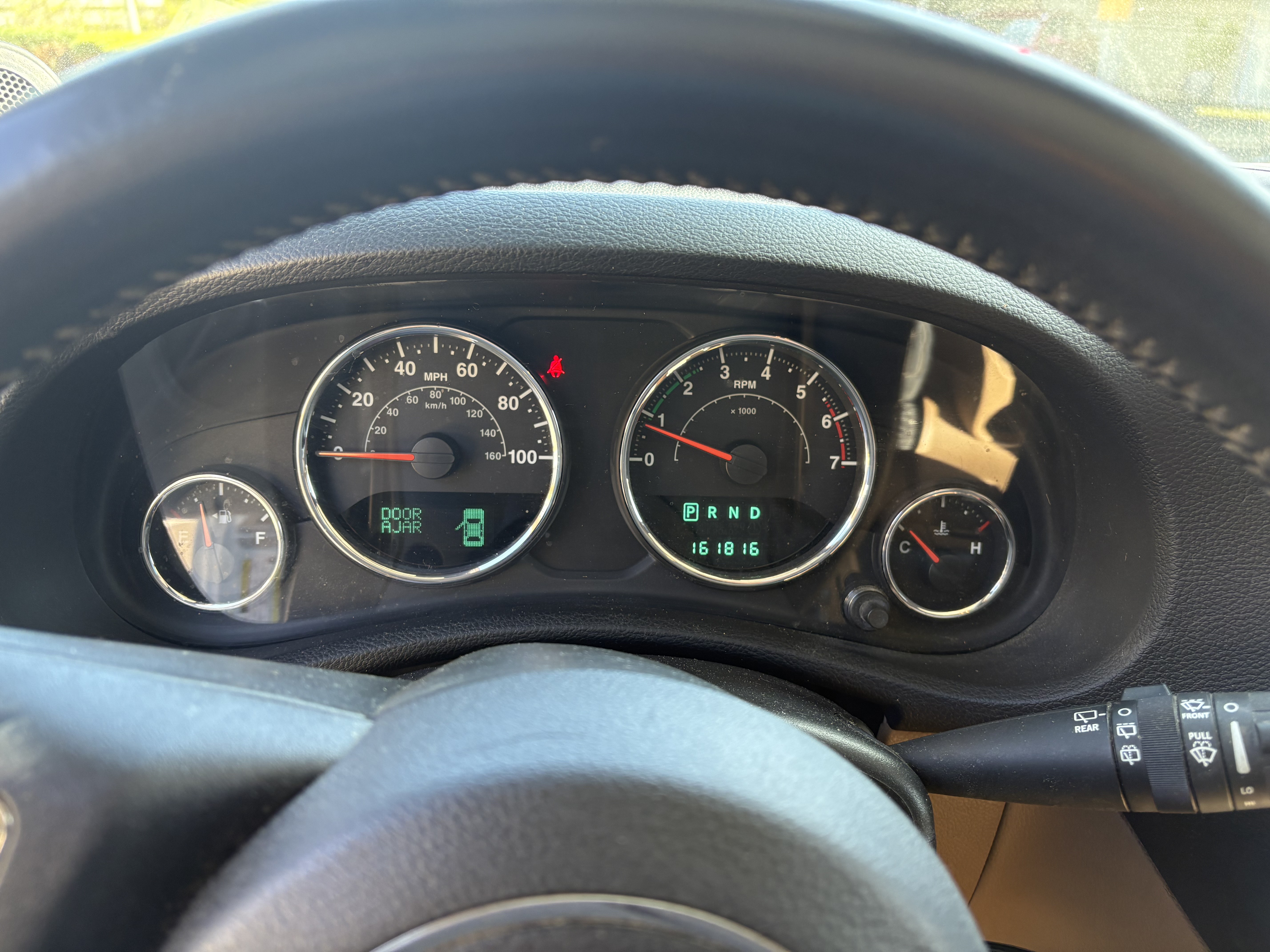Used 2011 Jeep Wrangler Unlimited Rubicon w/ Connectivity Group AWD/4WD image 4