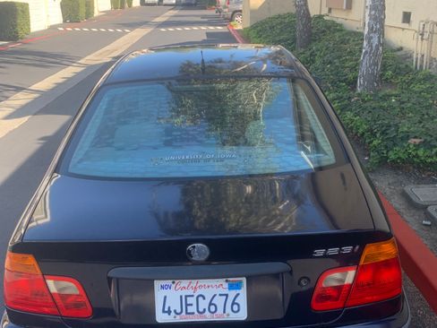 Used 2000 BMW 323i Sedan image 1