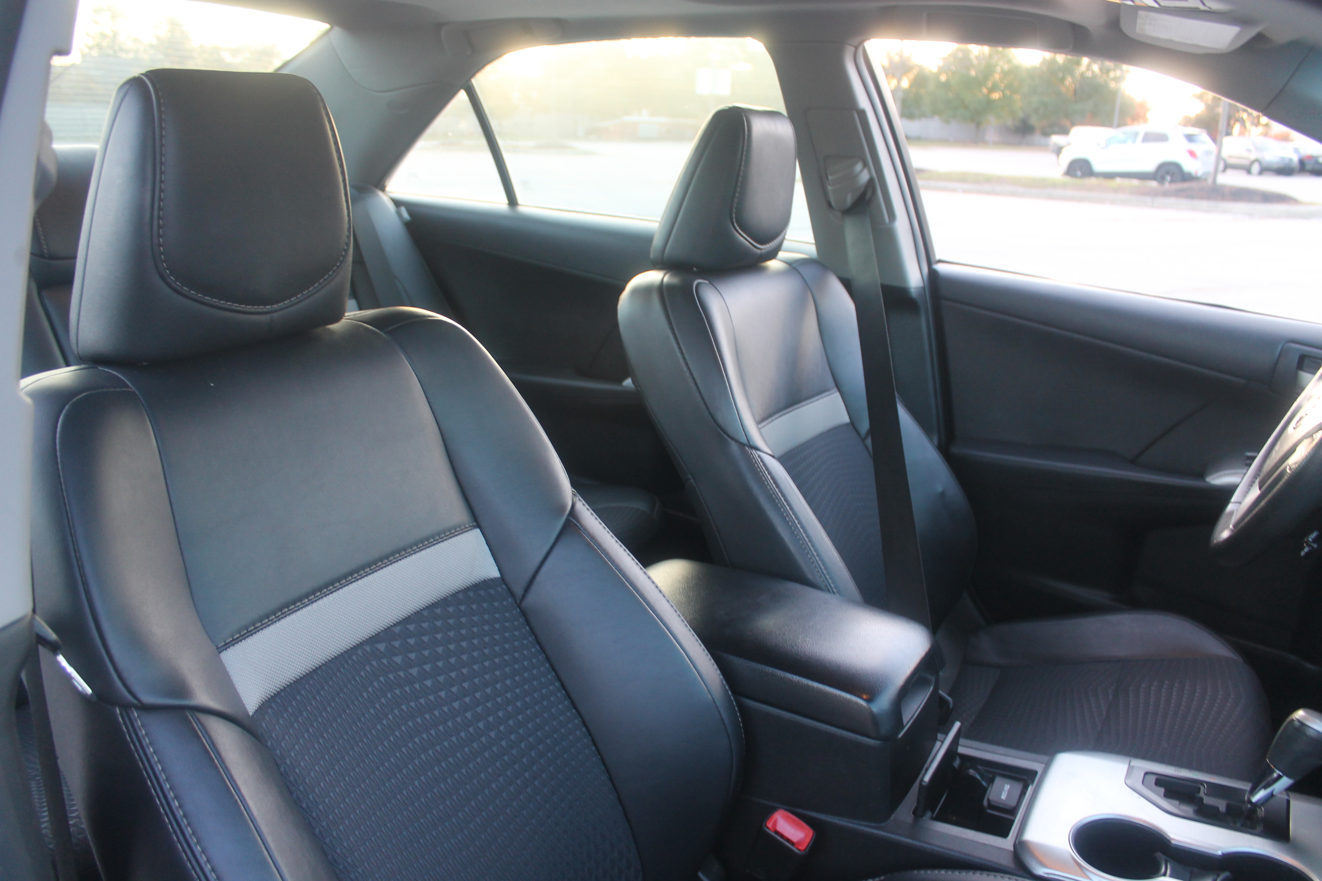 Used 2012 Toyota Camry SE FWD image 22