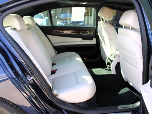 Used 2013 BMW 740Li xDrive image 22