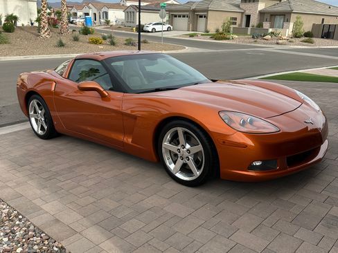 Used 2007 Chevrolet Corvette Coupe w/ Preferred Equipment Group RWD image 4