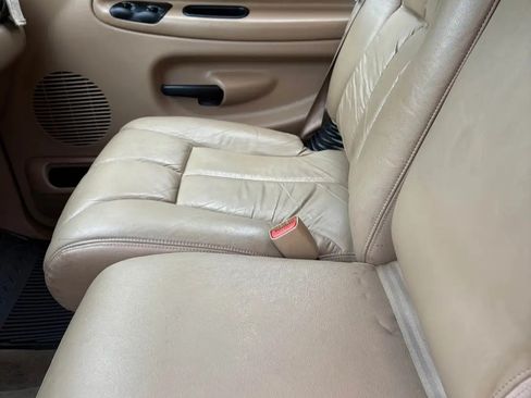 Used 1998 Dodge Ram 1500 Truck 2WD Quad Cab image 12