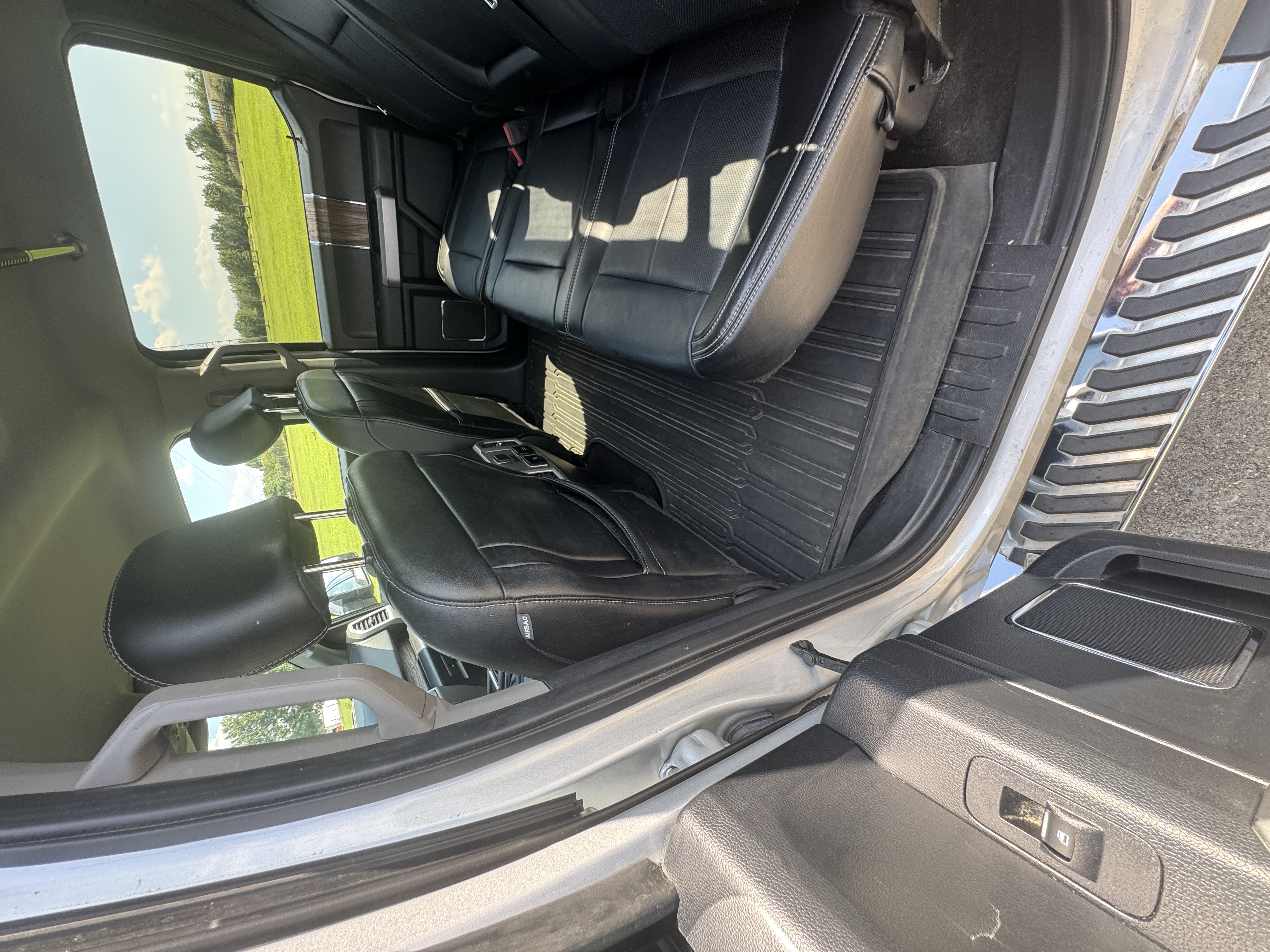 Used 2019 Ford F150 Lariat w/ Equipment Group 502A Luxury AWD/4WD image 21