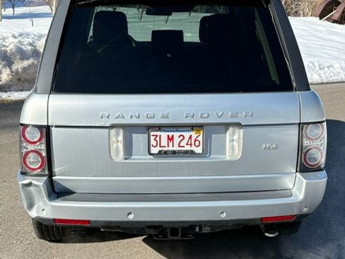 Used 2011 Land Rover Range Rover HSE image 9