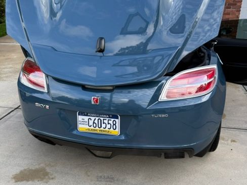 Used 2007 Saturn Sky Red Line image 8