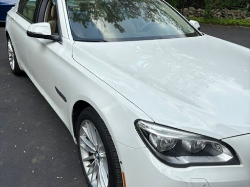 Used 2015 BMW 750Li RWD image 2