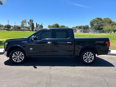 Used 2015 Ford F150 King Ranch w/ Equipment Group 601A Luxury AWD/4WD image 9