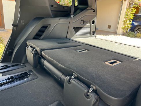 Used 2023 Chevrolet Tahoe High Country w/ Advanced Technology Package image 16