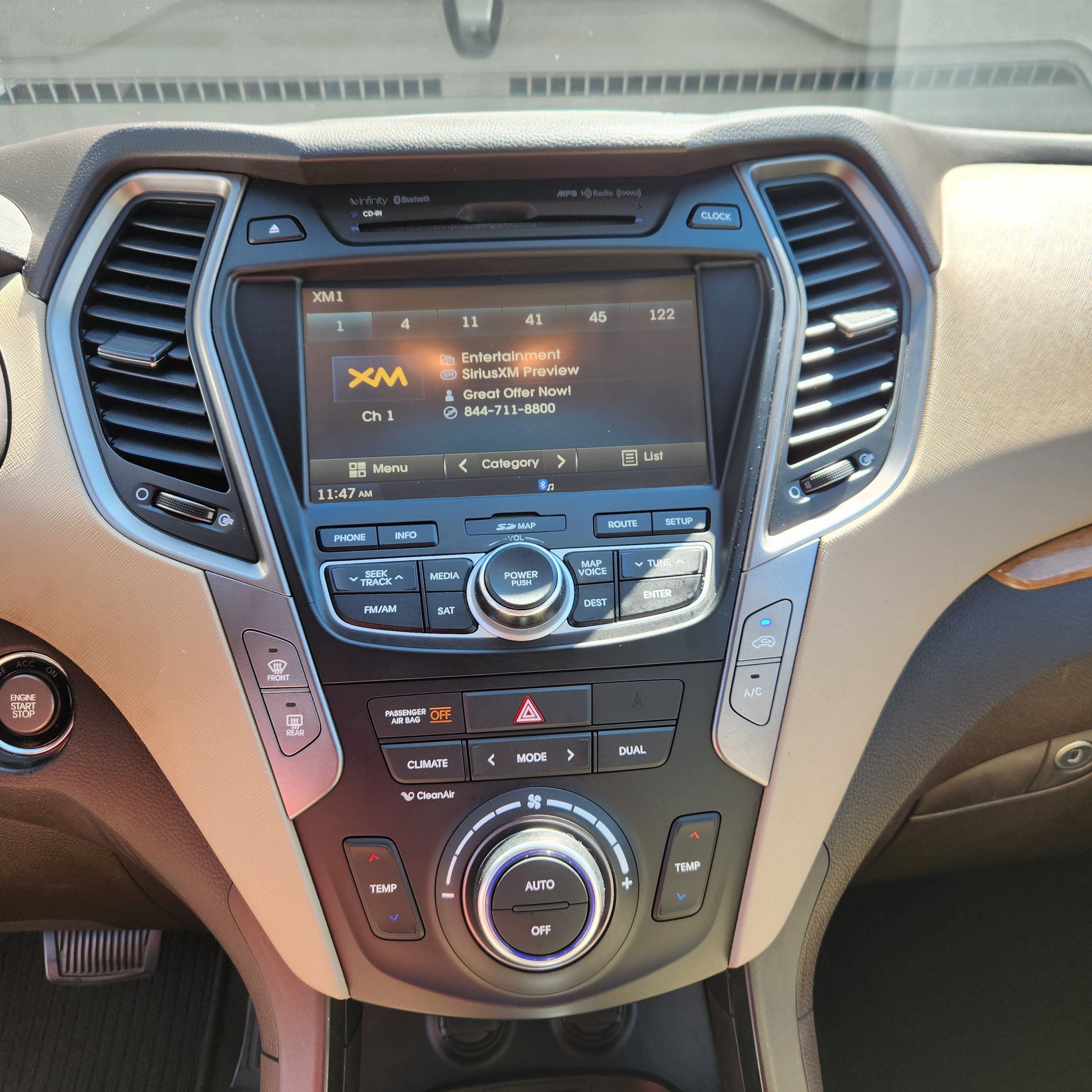 Used 2014 Hyundai Santa Fe Sport 2.0T w/ Navigation Package 06 FWD image 9