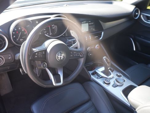 Used 2023 Alfa Romeo Giulia Veloce image 5