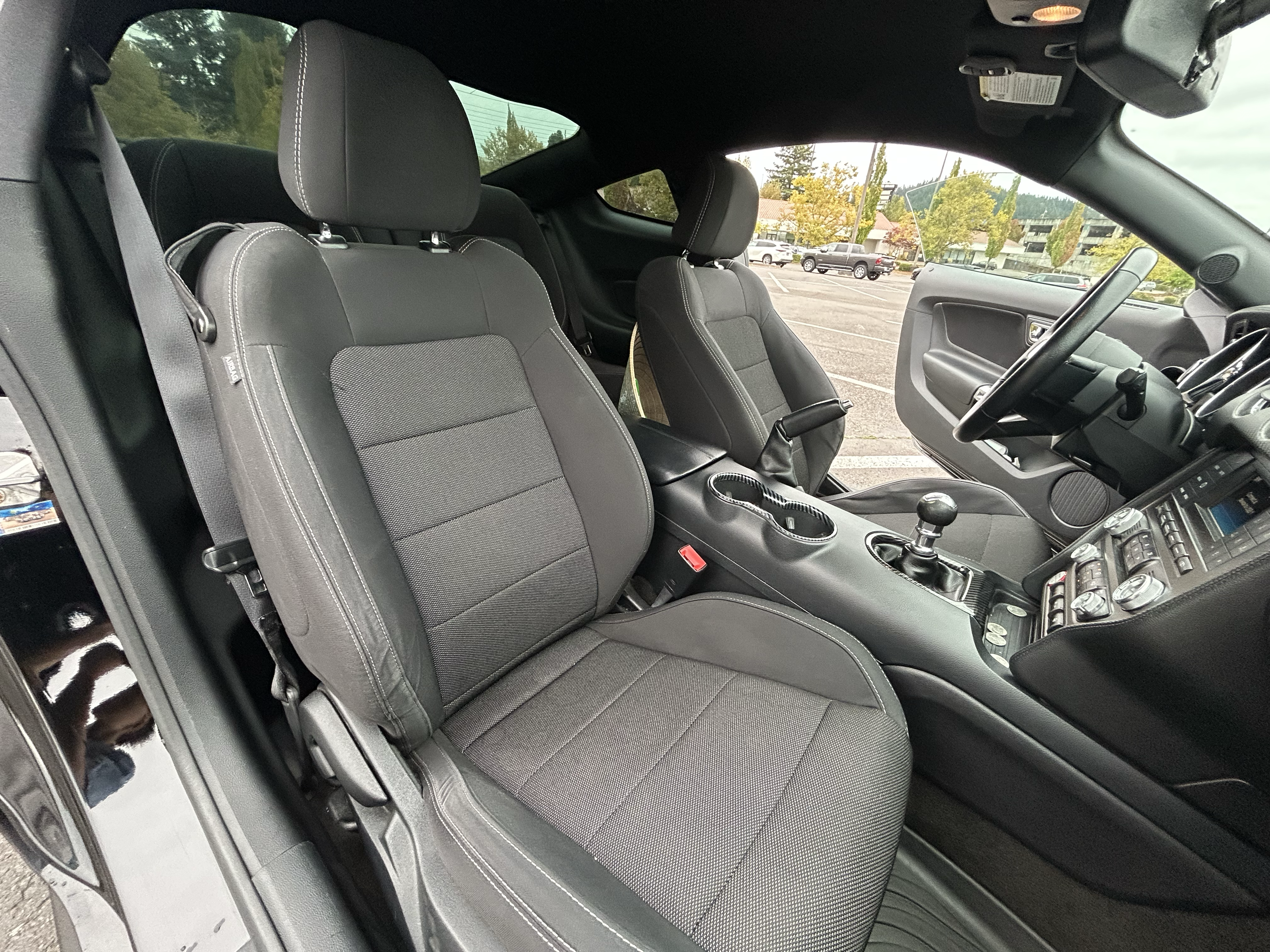 Used 2016 Ford Mustang Coupe RWD image 14