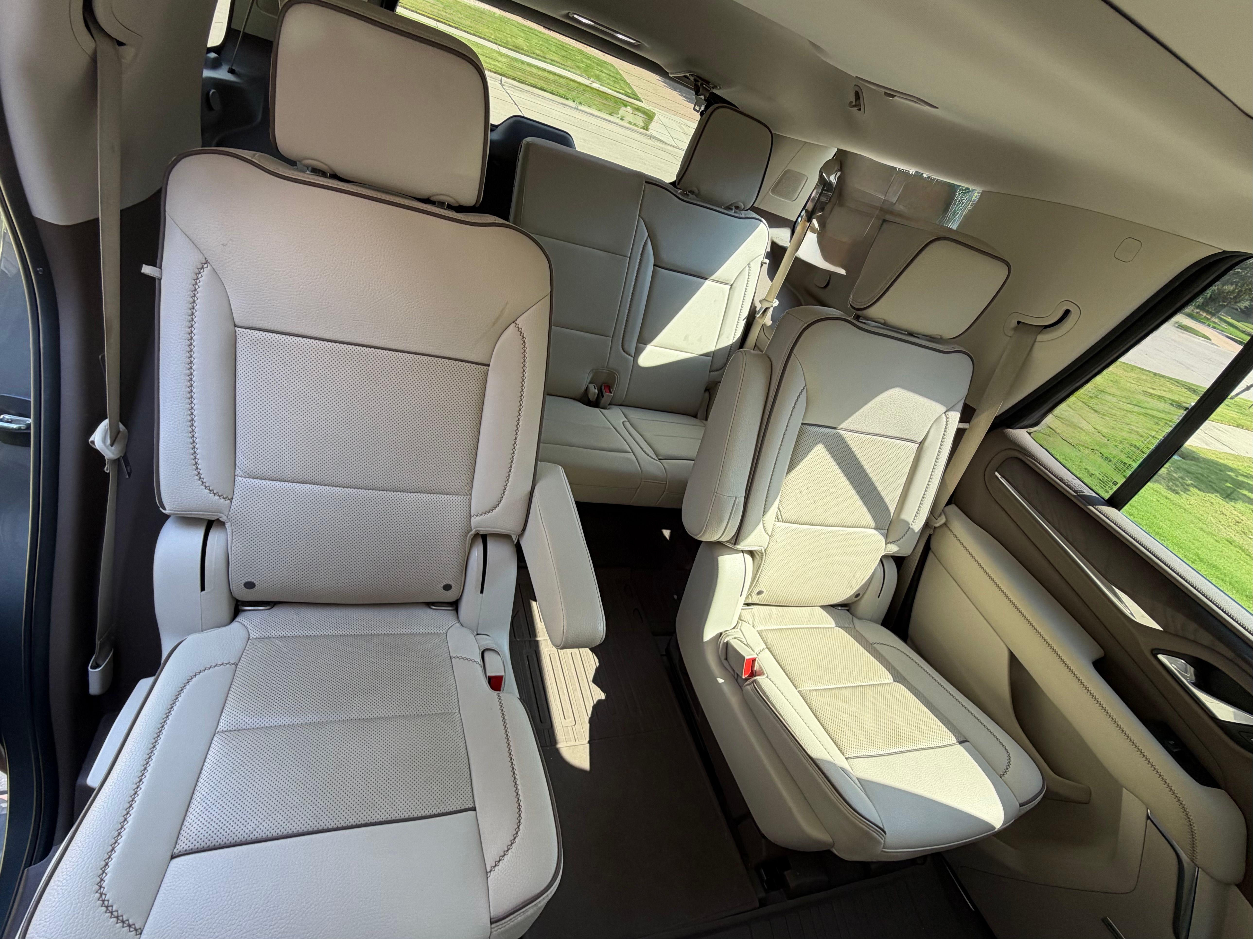 Used 2021 GMC Yukon Denali w/ Denali Premium Package AWD/4WD image 5