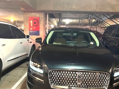 Used 2022 Lincoln Nautilus Reserve w/ Equipment Group 201A image 6