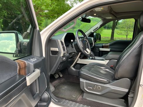 Used 2016 Ford F150 Lariat AWD/4WD image 9