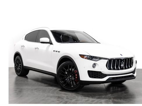 Used 2018 Maserati Levante S image 1