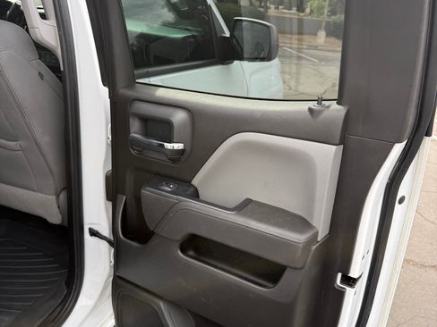 Used 2017 Chevrolet Silverado 1500 Custom w/ Custom Convenience Package image 11