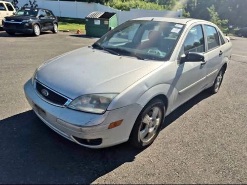 Used 2007 Ford Focus SES FWD image 6