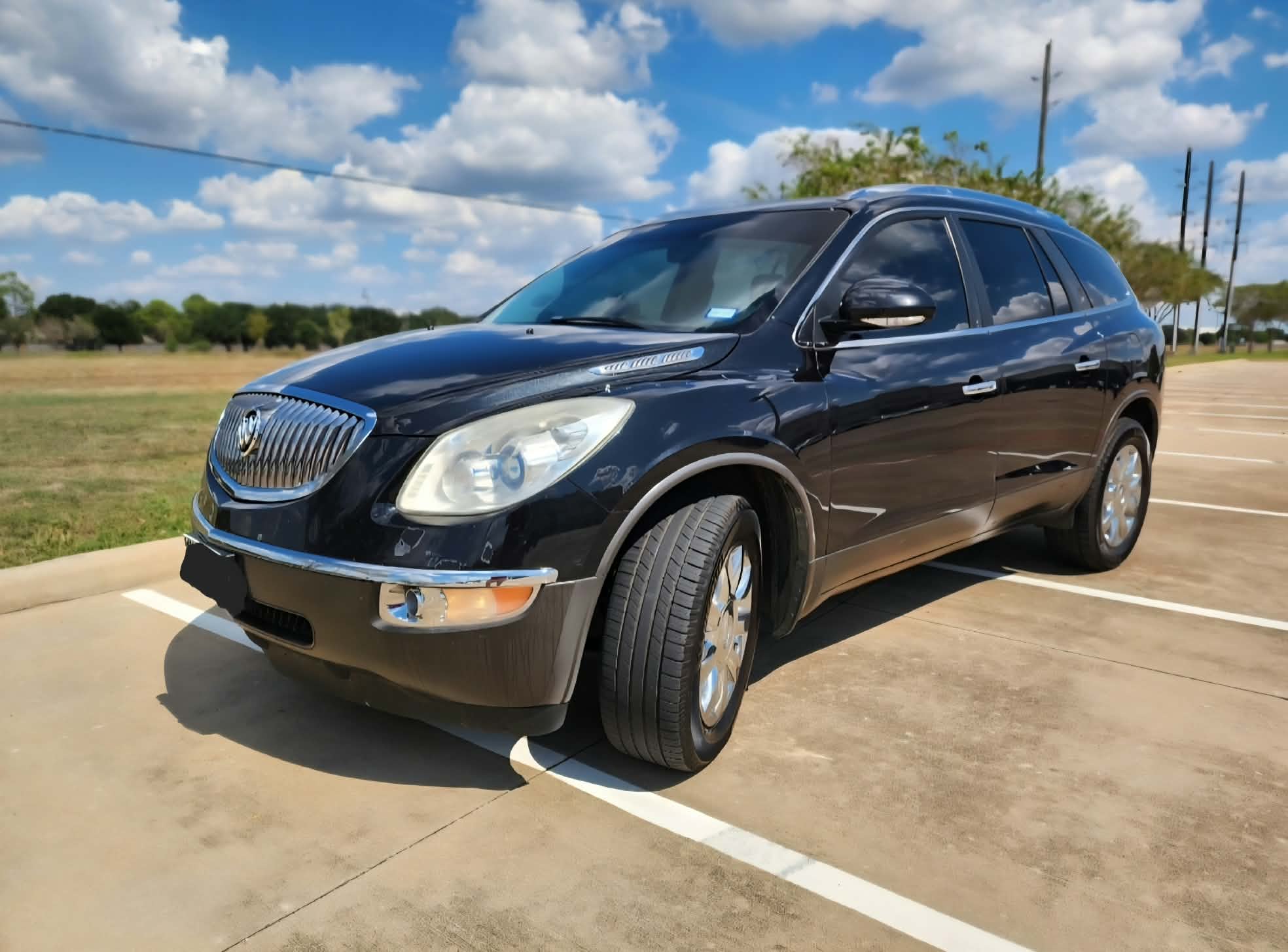 Used 2012 Buick Enclave Leather FWD image 1