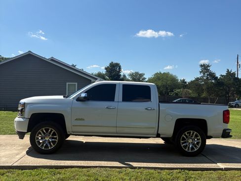 Used 2016 Chevrolet Silverado 1500 High Country w/ High Country Premium Package AWD/4WD image 2
