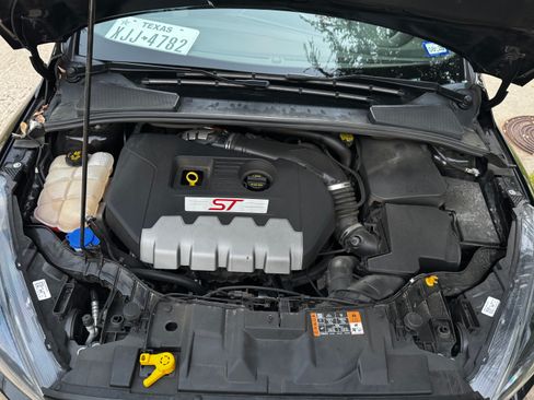 Used 2017 Ford Focus ST image 15