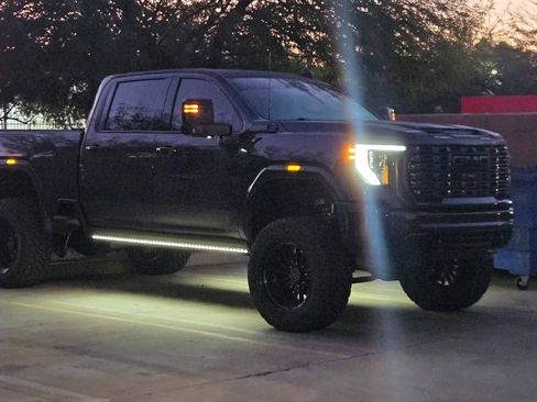 Used 2024 GMC Sierra 2500 Denali w/ Denali Reserve Package image 12