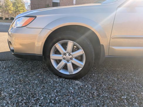 Used 2008 Subaru Outback 2.5i Limited L.L. Bean image 4