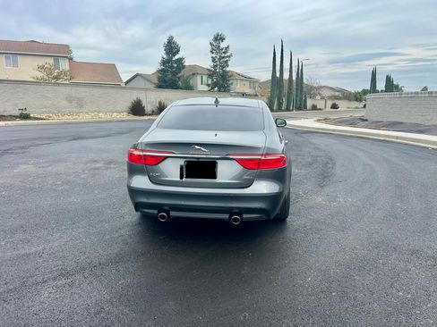 Used 2017 Jaguar XF Premium image 6