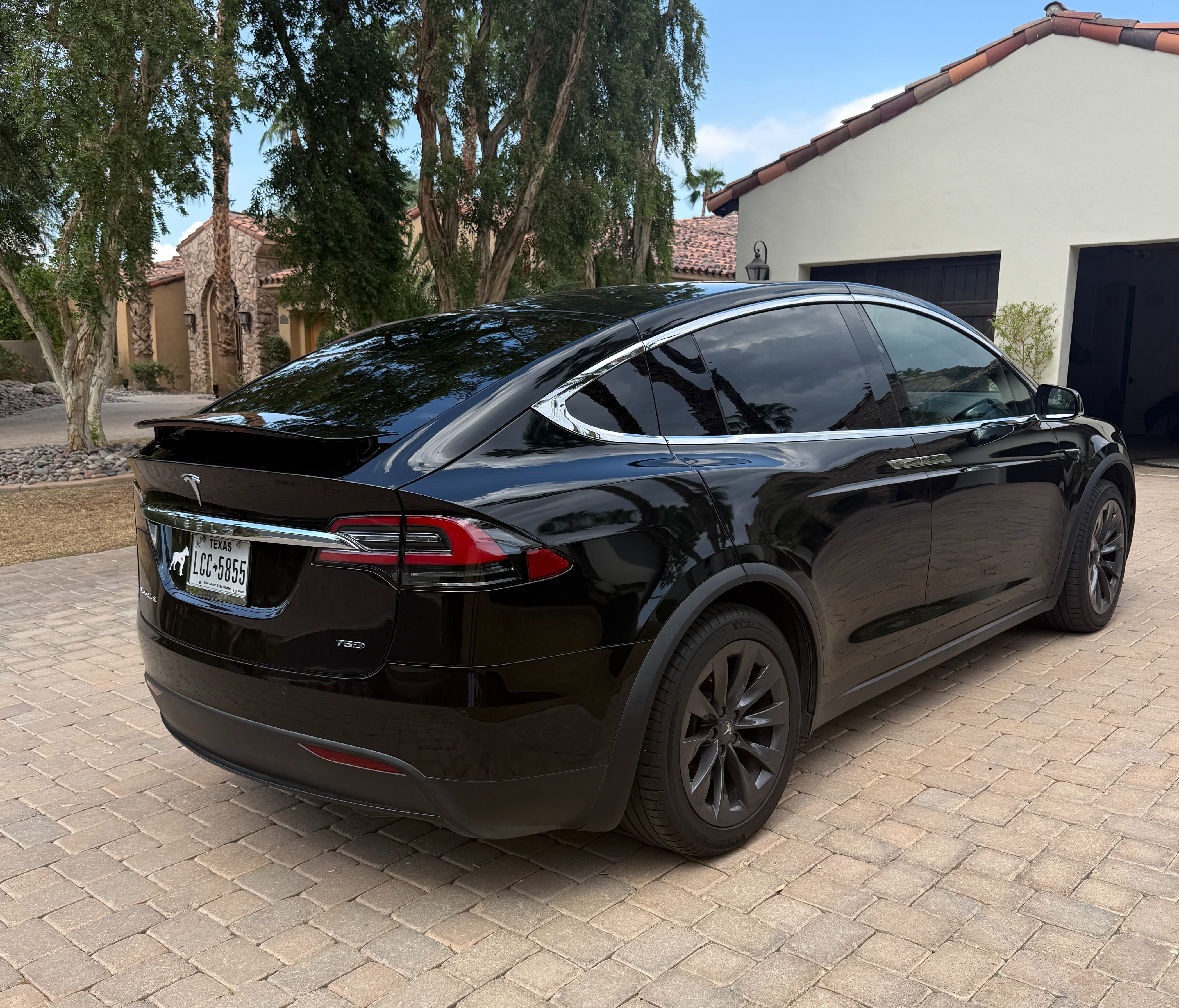 Used 2018 Tesla Model X 75D AWD/4WD image 5
