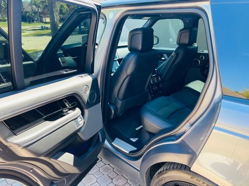 Used 2020 Land Rover Range Rover HSE image 12