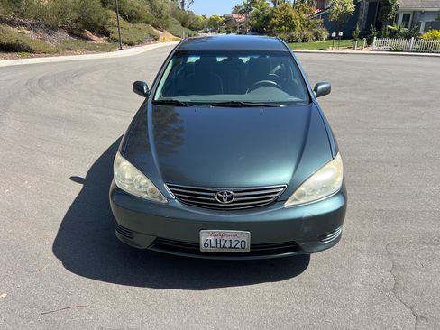 Used 2005 Toyota Camry LE image 4