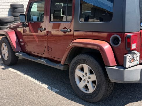 Used 2007 Jeep Wrangler Unlimited Sahara RWD image 5