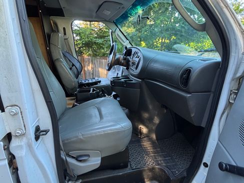 Used 2008 Ford E-350 and Econoline 350 Extended Super Duty RWD image 11