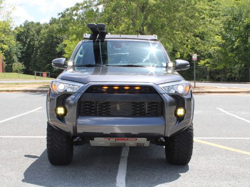 Used 2020 Toyota 4Runner SR5 Premium w/ Moonroof Package AWD/4WD image 2