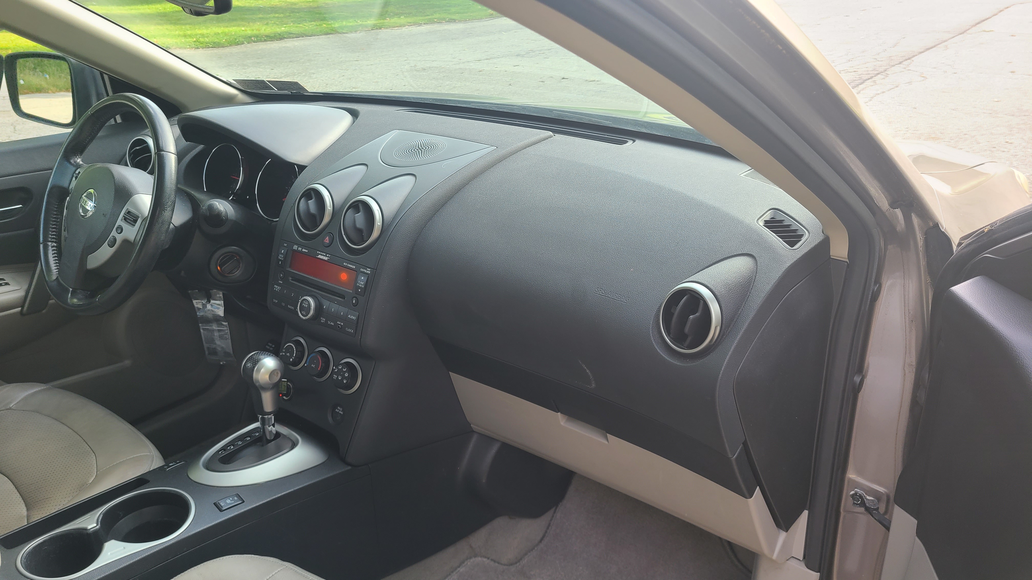 Used 2010 Nissan Rogue SL w/ Premium Pkg AWD/4WD image 15