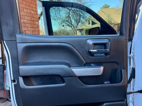 Used 2018 Chevrolet Silverado 1500 LT w/ Texas Edition image 10