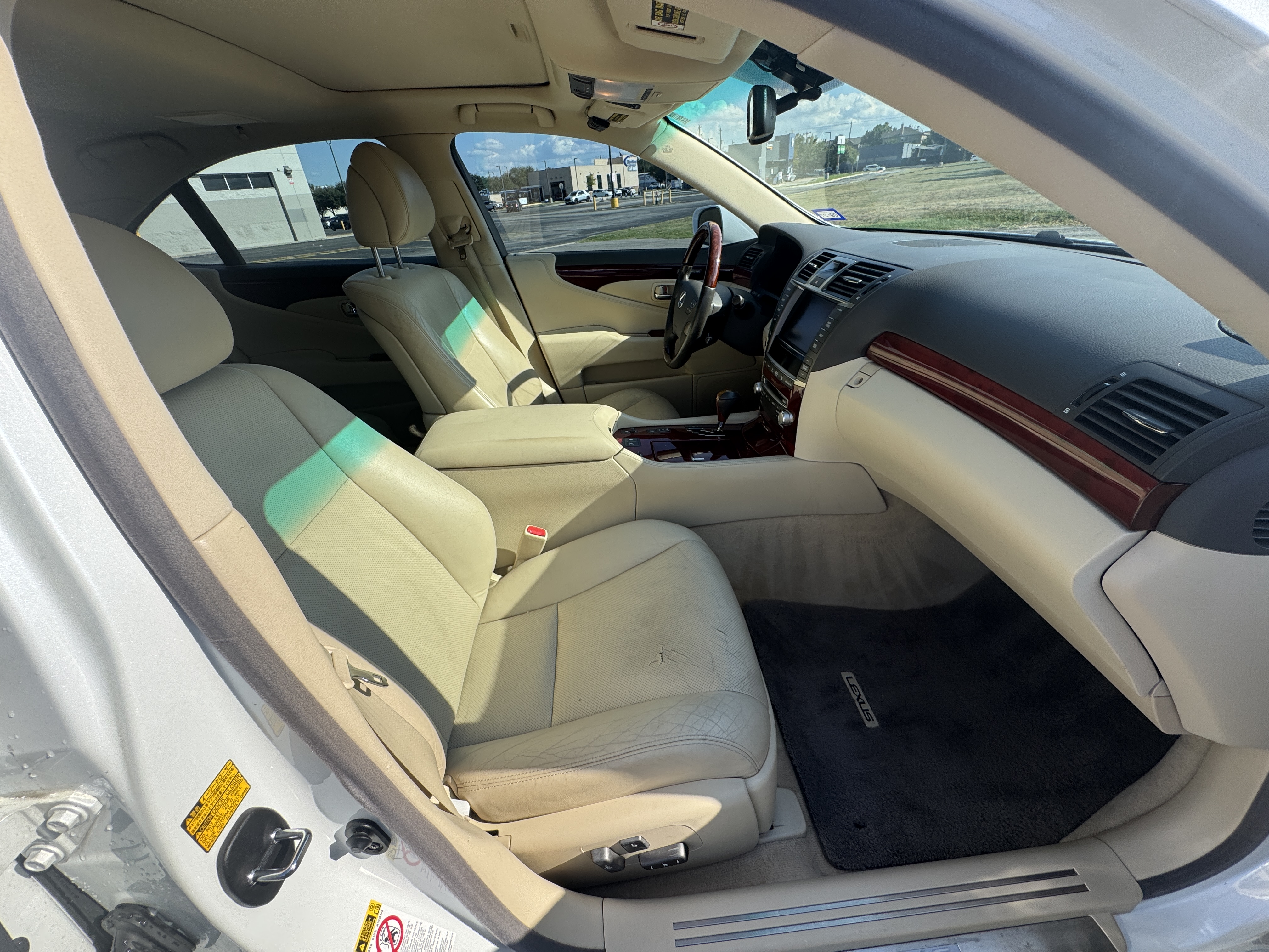 Used 2012 Lexus LS 460 AWD w/ Comfort Pkg image 20