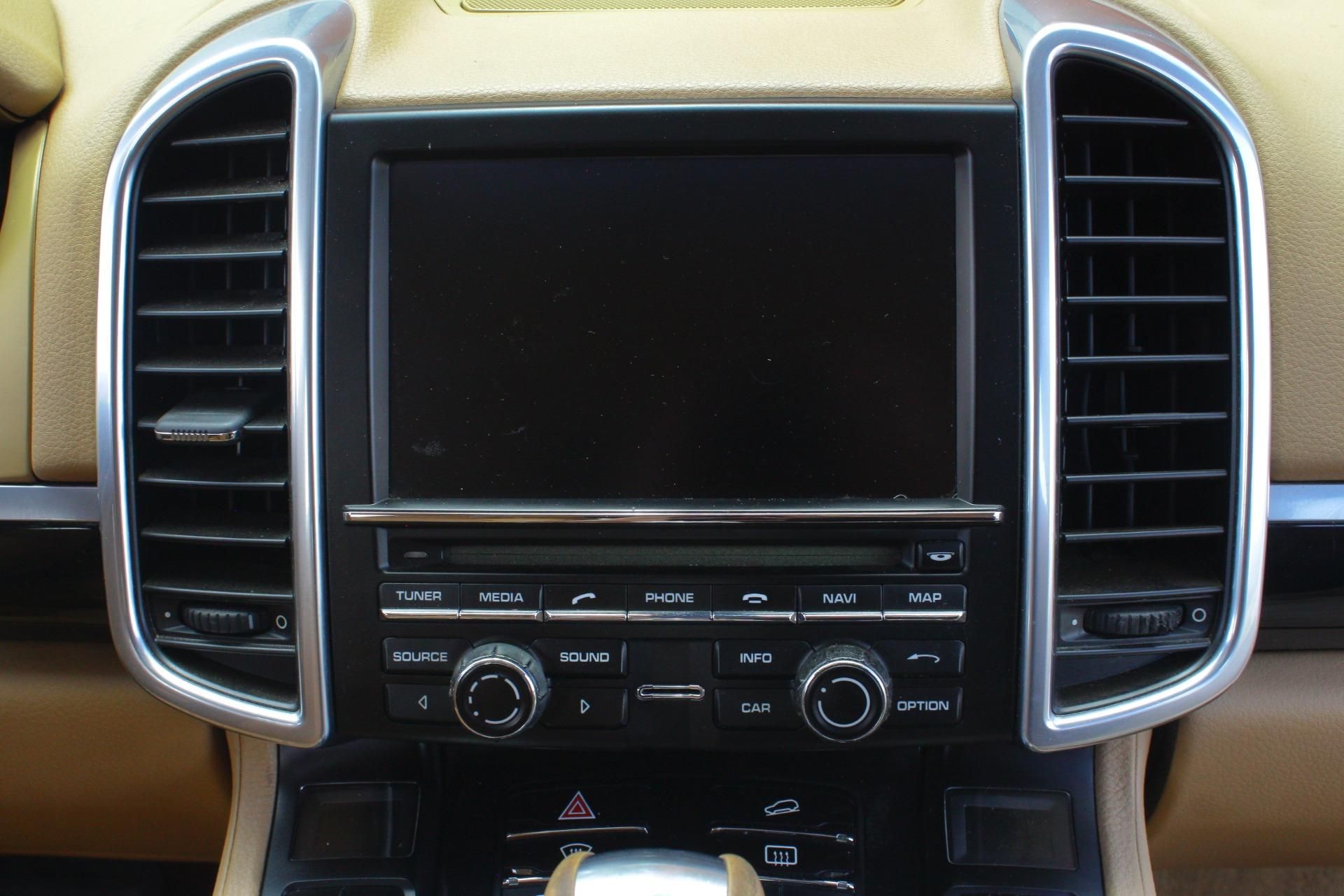 Used 2014 Porsche Cayenne Diesel AWD/4WD image 24