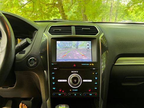 Used 2019 Ford Explorer Sport AWD/4WD image 16