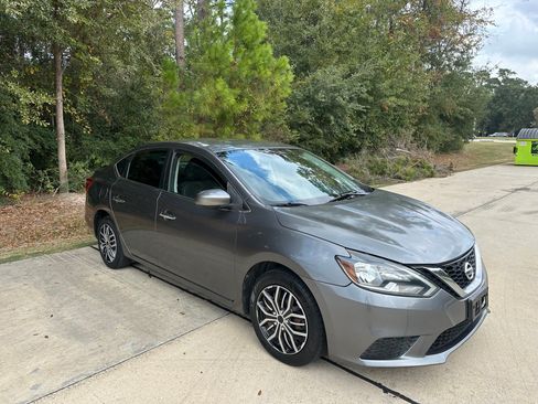 Used 2016 Nissan Sentra S image 2