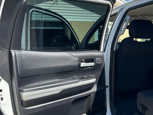 Used 2020 Toyota Tundra SR5 w/ SR5 Upgrade Package image 11