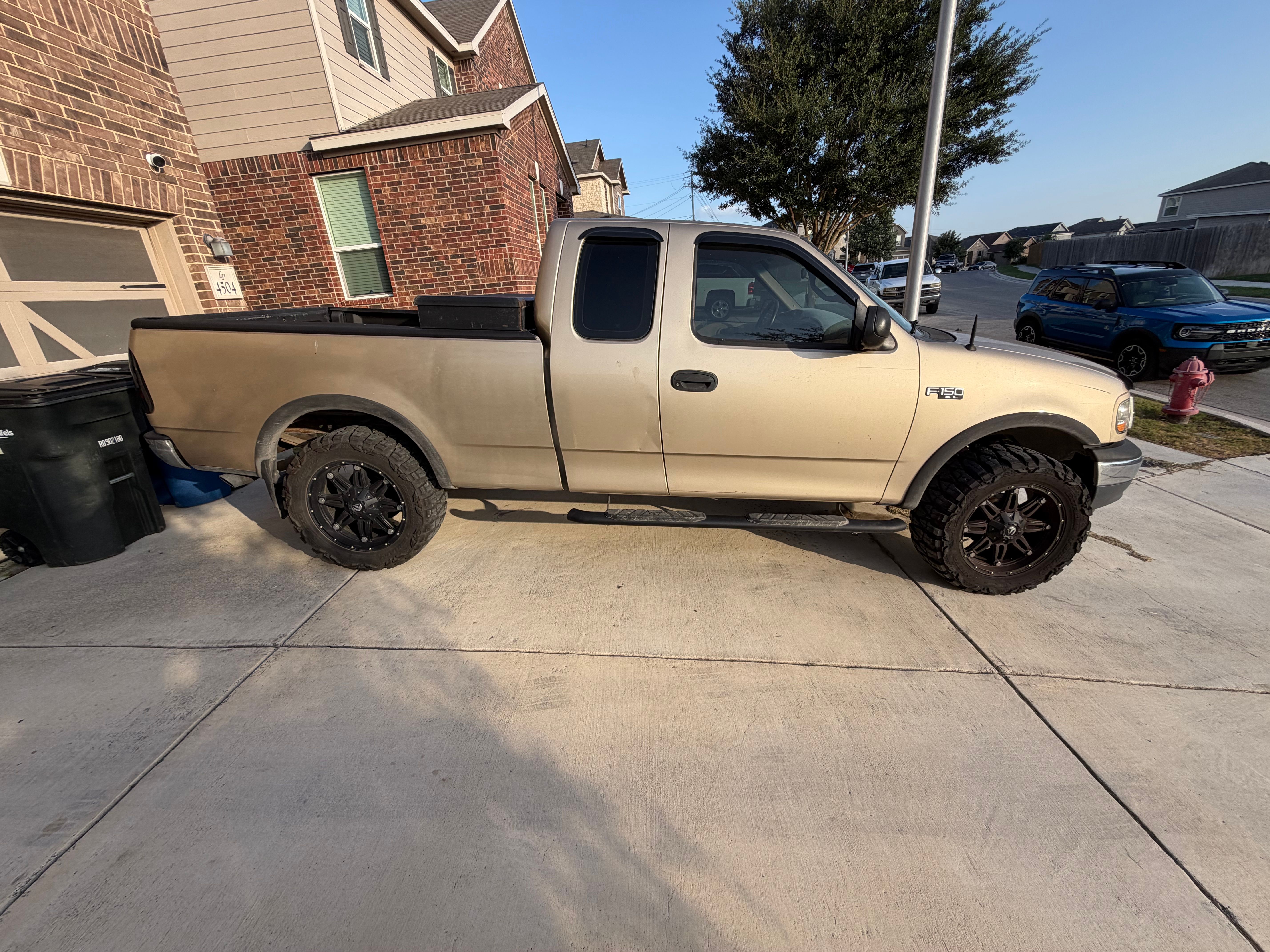 Used 1999 Ford F150 2WD SuperCab image 1