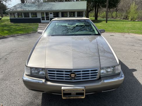 Used 2002 Cadillac Eldorado ESC w/ Preffered Equipment Group FWD image 8