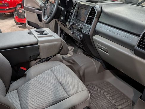 Used 2022 Ford F350 XLT image 8