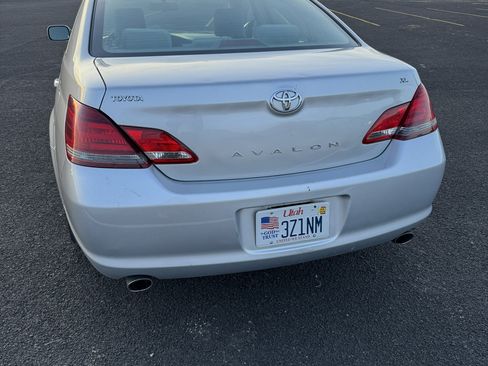 Used 2010 Toyota Avalon XL image 11