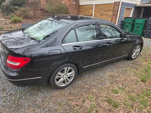 Used 2012 Mercedes-Benz C 300 4MATIC Sedan image 4