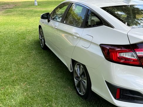 Used 2018 Honda Clarity Touring image 9