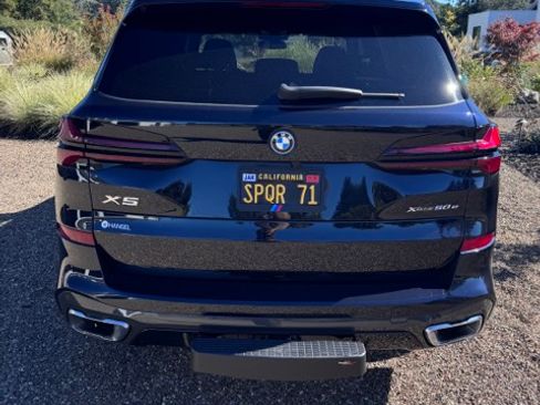 Used 2025 BMW X5 xDrive50e w/ M Sport Package image 9