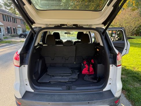 Used 2014 Ford Escape SE w/ Equipment Group 201A AWD/4WD image 8